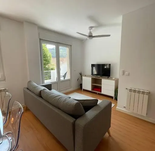 Bajo Con Terraza Ason River Apartament *